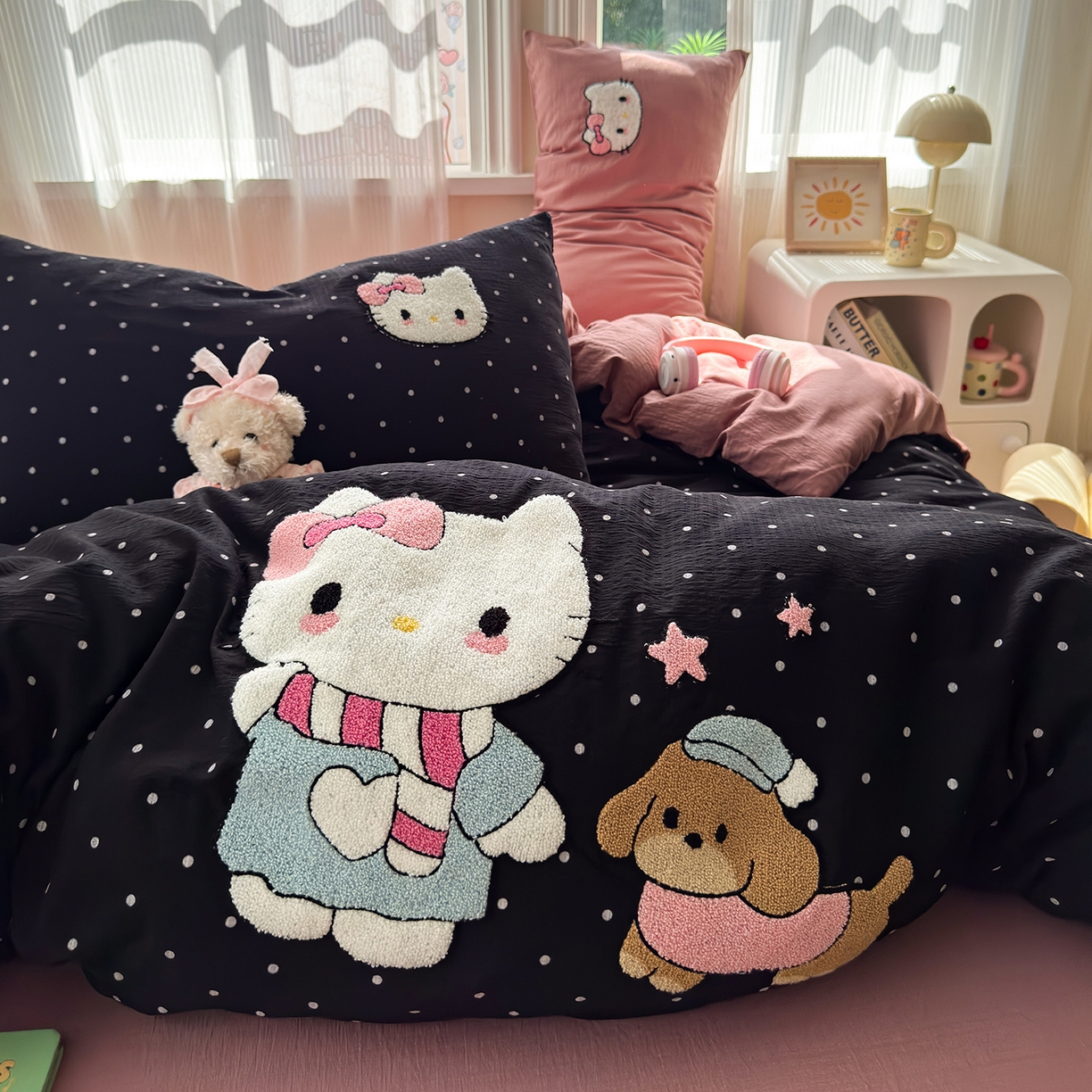 91家纺网 家纺一手货源 找家纺 （总）罗亿家纺 2025新款云感双层纱卡通毛巾绣四件套(小清新系列)）