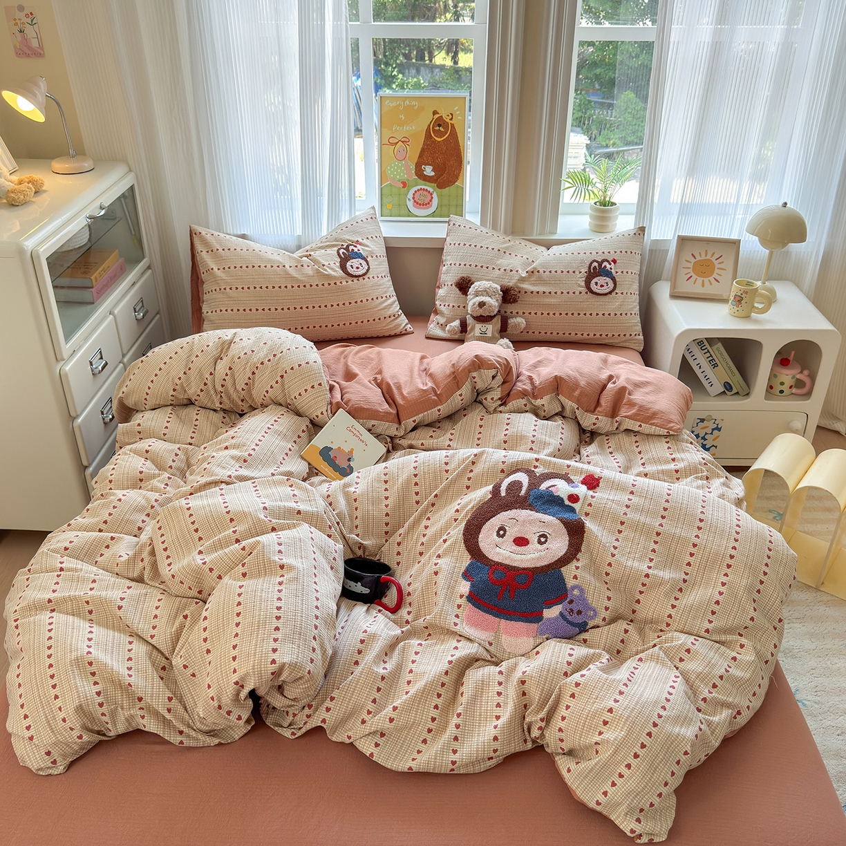 91家纺网 家纺一手货源 找家纺 罗亿家纺 2025新款云感双层纱卡通毛巾绣四件套(小清新系列)） 微笑布布