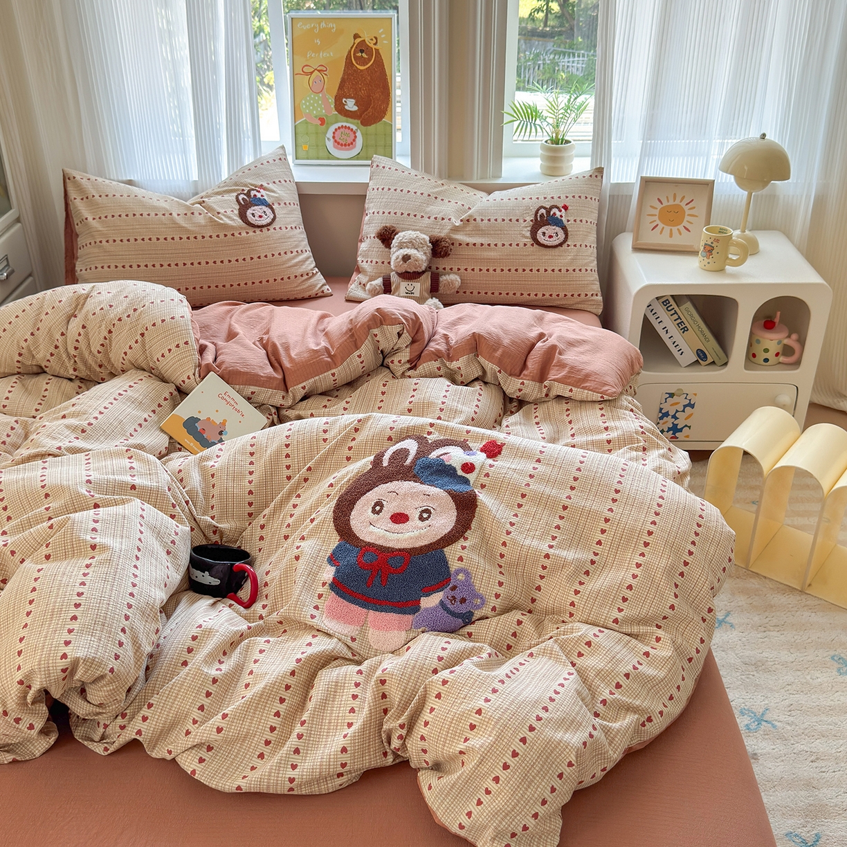 91家纺网 家纺一手货源 找家纺 罗亿家纺 2025新款云感双层纱卡通毛巾绣四件套(小清新系列)） 微笑布布