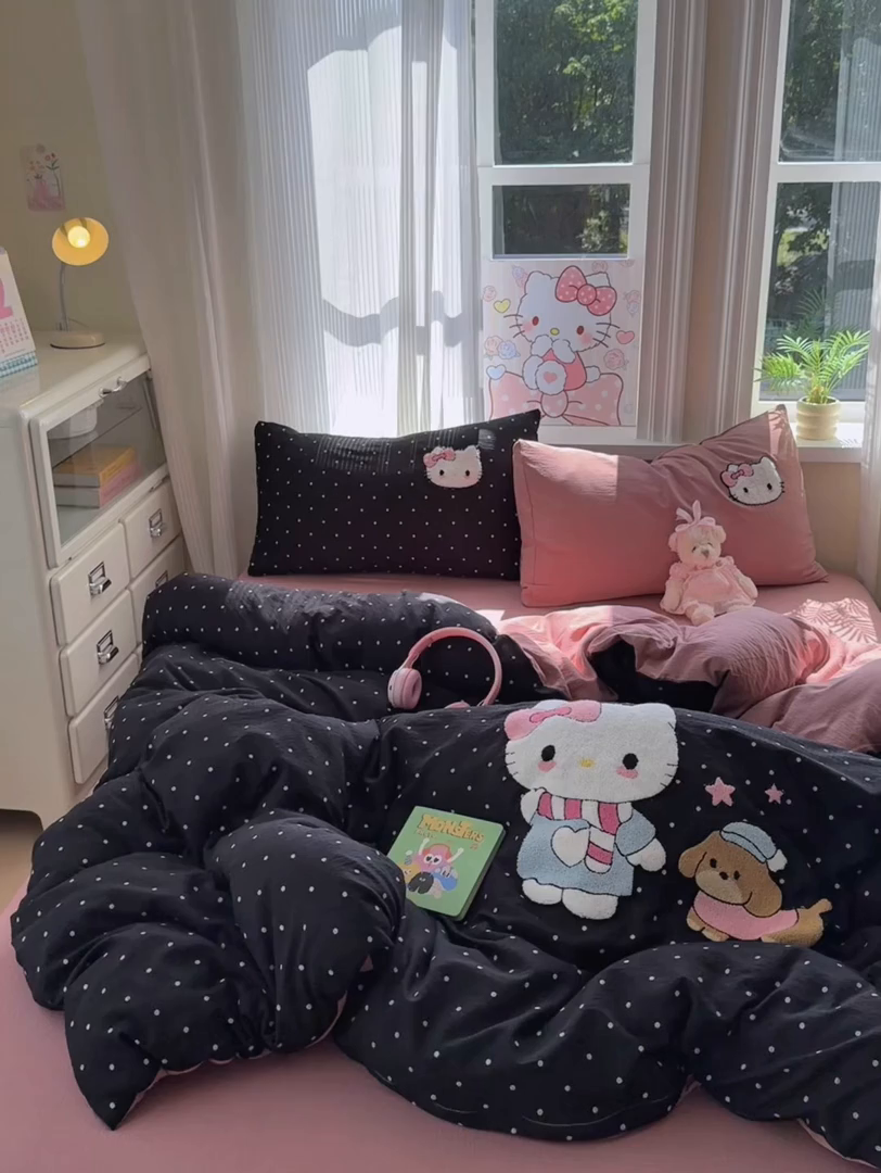 91家纺网 家纺一手货源 找家纺 （总）罗亿家纺 2025新款云感双层纱卡通毛巾绣四件套(小清新系列)）