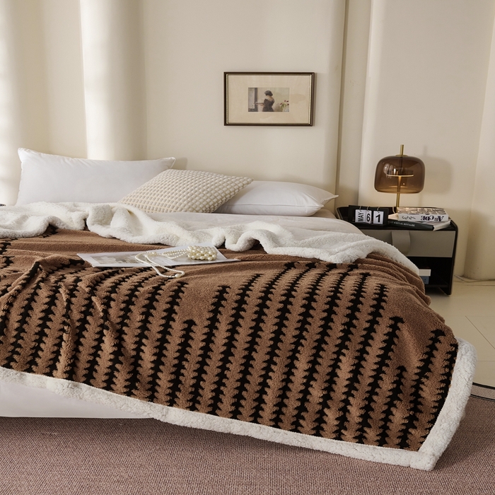 91家纺网 家纺一手货源 找家纺 （总）馨米莱家纺 2025新款双层阳离子塔芙绒复台毯