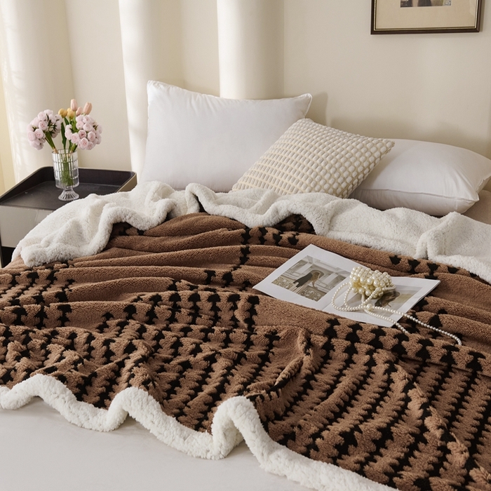 91家纺网 家纺一手货源 找家纺 （总）馨米莱家纺 2025新款双层阳离子塔芙绒复台毯