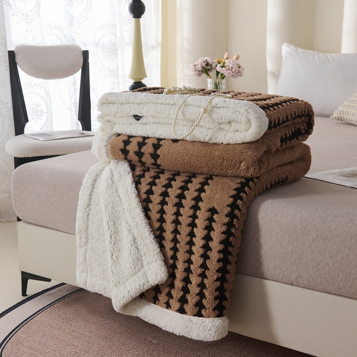 91家纺网 家纺一手货源 找家纺 （总）馨米莱家纺 2025新款双层阳离子塔芙绒复台毯