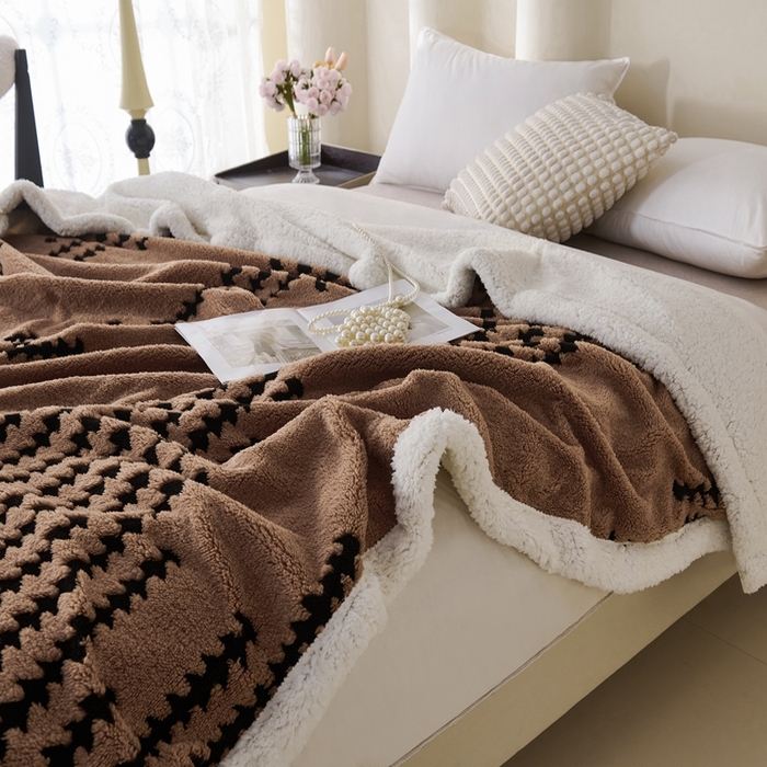 91家纺网 家纺一手货源 找家纺 （总）馨米莱家纺 2025新款双层阳离子塔芙绒复台毯