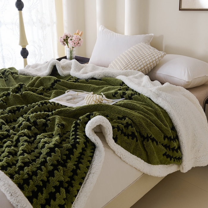 91家纺网 家纺一手货源 找家纺 馨米莱家纺 2025新款双层阳离子塔芙绒复台毯 草绿色