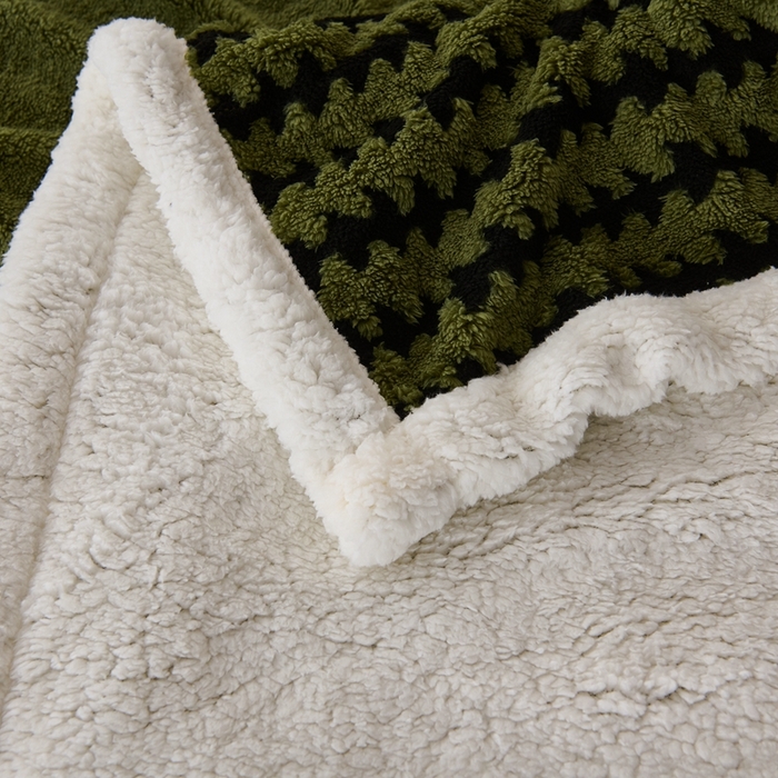 91家纺网 家纺一手货源 找家纺 馨米莱家纺 2025新款双层阳离子塔芙绒复台毯 草绿色