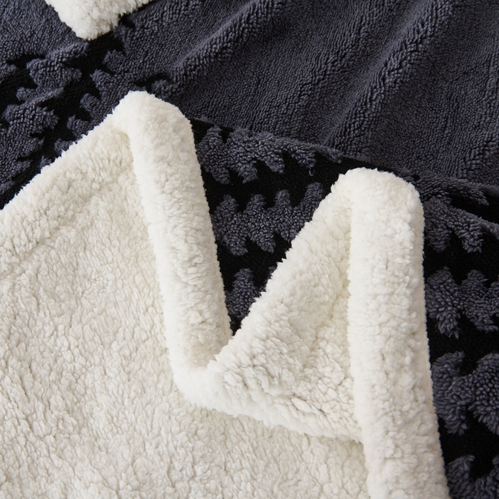 91家纺网 家纺一手货源 找家纺 馨米莱家纺 2025新款双层阳离子塔芙绒复台毯 深灰色