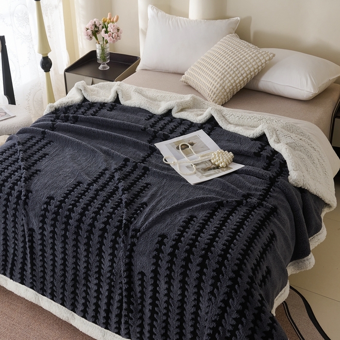 91家纺网 家纺一手货源 找家纺 馨米莱家纺 2025新款双层阳离子塔芙绒复台毯 深灰色