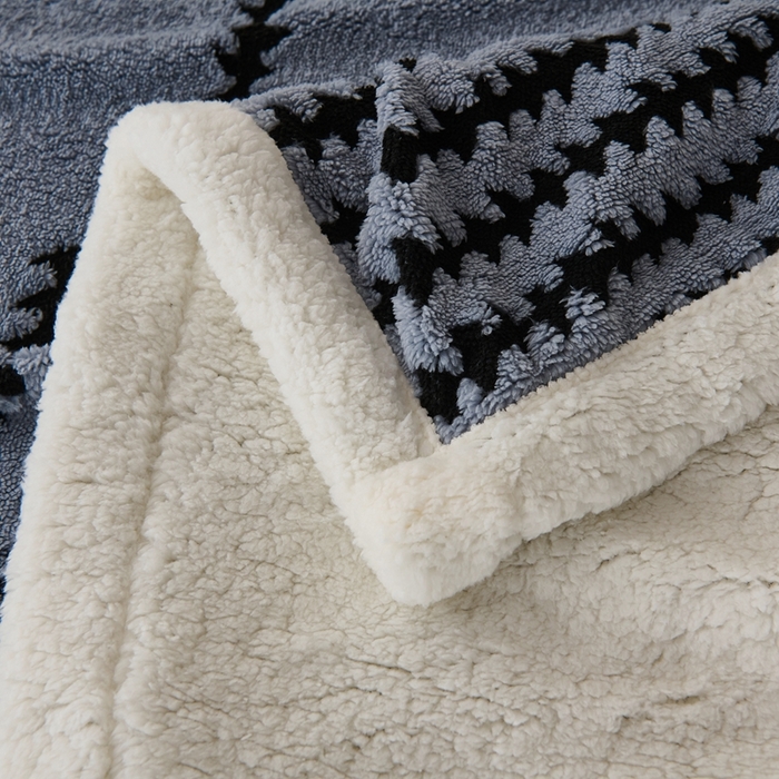 91家纺网 家纺一手货源 找家纺 馨米莱家纺 2025新款双层阳离子塔芙绒复台毯 雾蓝