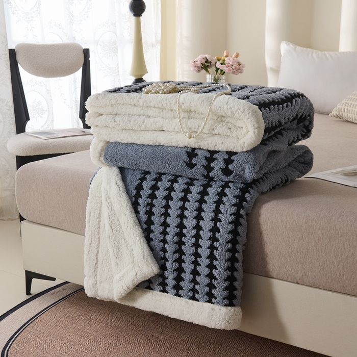 91家纺网 家纺一手货源 找家纺 馨米莱家纺 2025新款双层阳离子塔芙绒复台毯 雾蓝