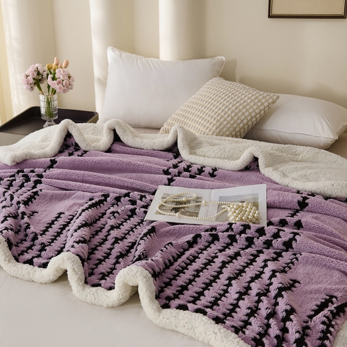 91家纺网 家纺一手货源 找家纺 馨米莱家纺 2025新款双层阳离子塔芙绒复台毯 香芋紫