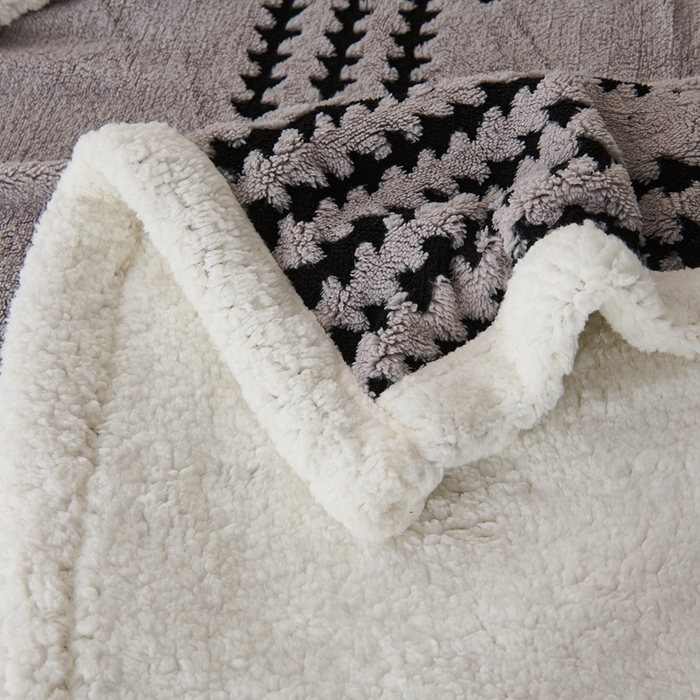 91家纺网 家纺一手货源 找家纺 馨米莱家纺 2025新款双层阳离子塔芙绒复台毯 银灰色