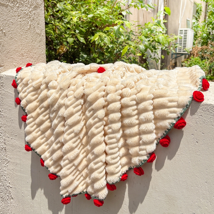 91家纺网 家纺一手货源 找家纺 （总）潮邦创意家居2025新款手工毛线编织竹纹绒玫瑰花束毯