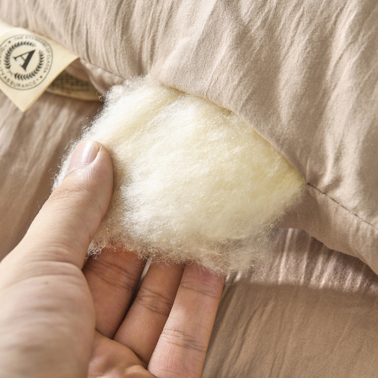 91家纺网 家纺一手货源 找家纺 初相识被业 2025新款直播热款超柔水洗棉冬被原棉大豆被纤维被夏凉被春秋被冬被被子被芯 咖色