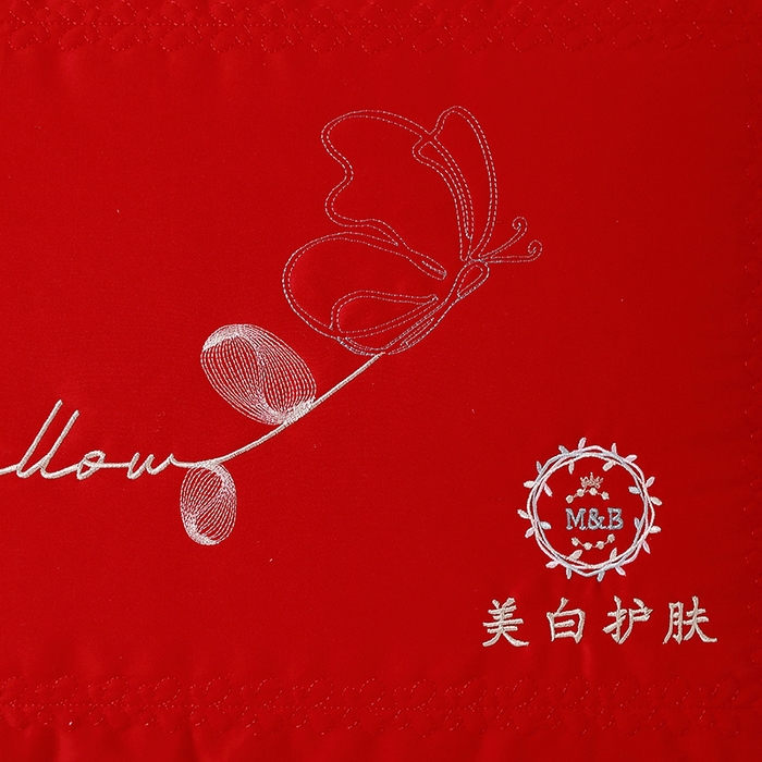 91家纺网 家纺一手货源 找家纺 大熊枕芯 2025新款蚕蛹蛋白美白护肤立体刺绣款枕头枕芯 红色 48x74cm/只