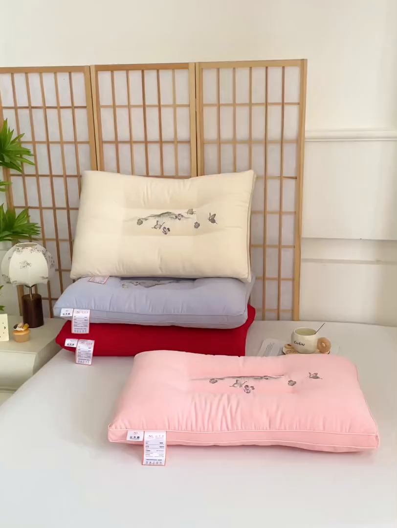 91家纺网 家纺一手货源 找家纺 （总）大熊枕芯 2025新款亲肤舒适糯糯棉护颈枕枕头枕芯