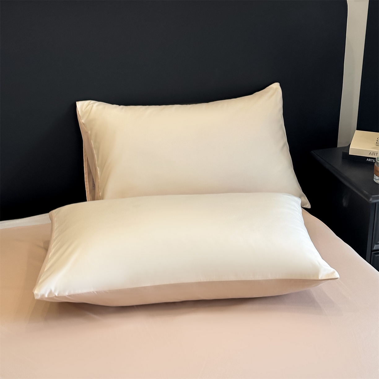 91家纺网 家纺一手货源 找家纺 小久久（小九九） 2025新款亲肤水洗棉刺绣满绣四件套 饼干熊-奶昔白+奶茶