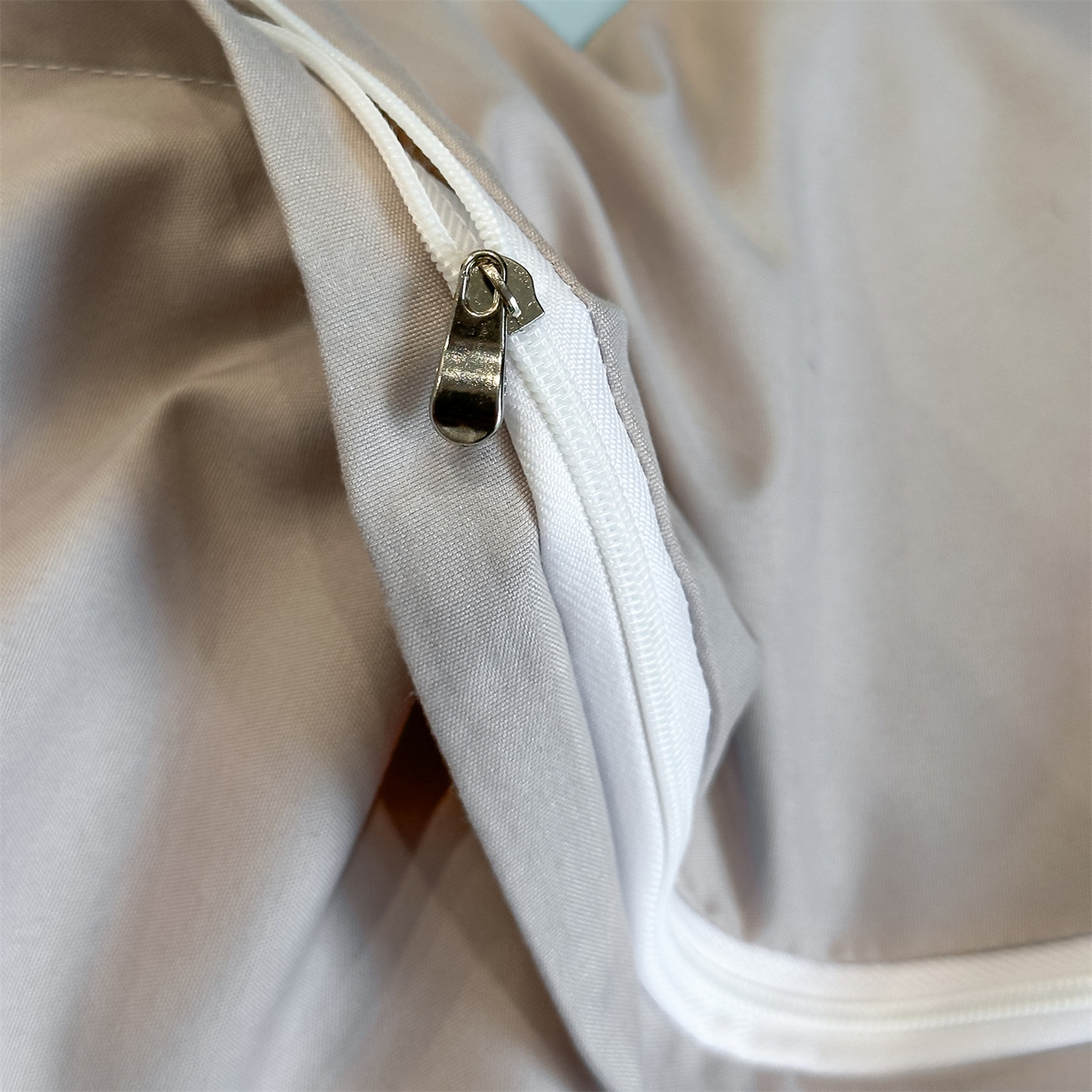 91家纺网 家纺一手货源 找家纺 小久久（小九九） 2025新款亲肤水洗棉刺绣满绣四件套 可爱猫-天蓝+山灰