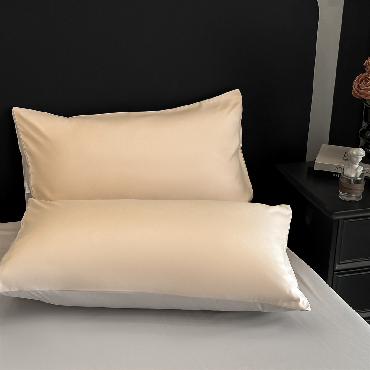 91家纺网 家纺一手货源 找家纺 小久久（小九九） 2025新款亲肤水洗棉刺绣满绣四件套 饼干熊-奶茶+山灰