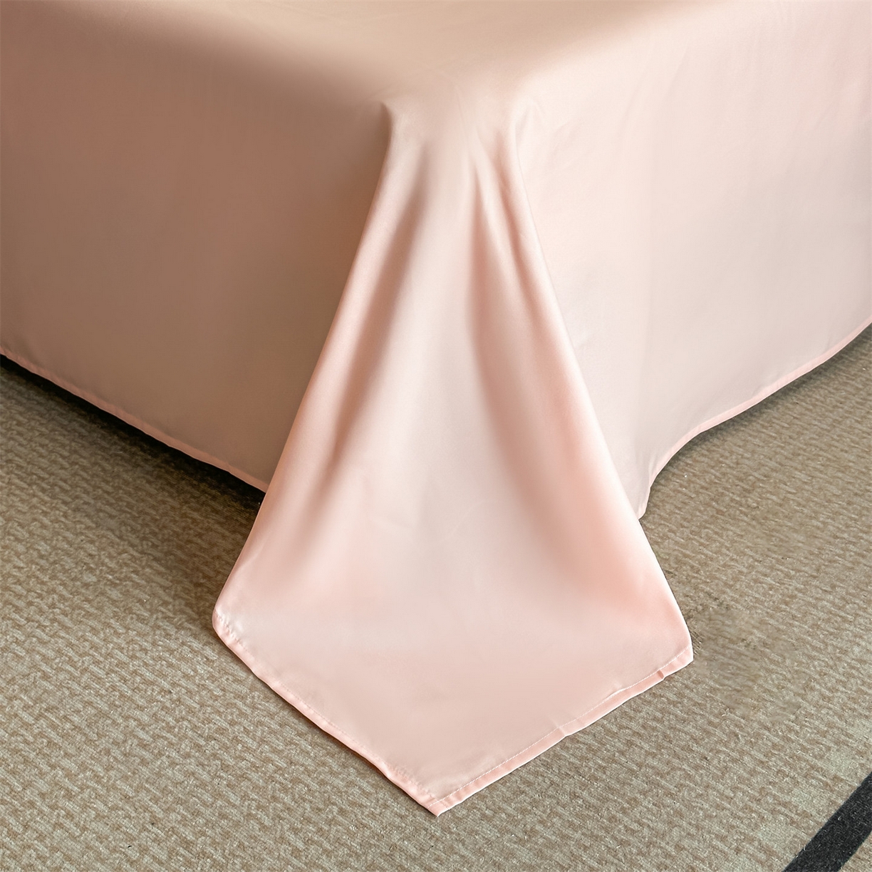 91家纺网 家纺一手货源 找家纺 小久久（小九九） 2025新款亲肤水洗棉刺绣满绣四件套 花朵-奶昔白+奶油粉