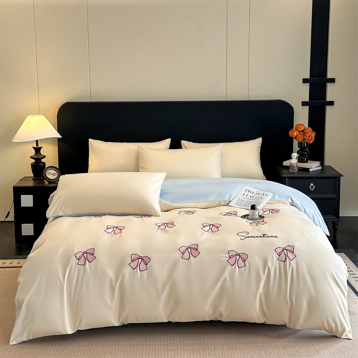 91家纺网 家纺一手货源 找家纺 小久久（小九九） 2025新款亲肤水洗棉刺绣满绣四件套 蝴蝶结-奶昔白+天蓝