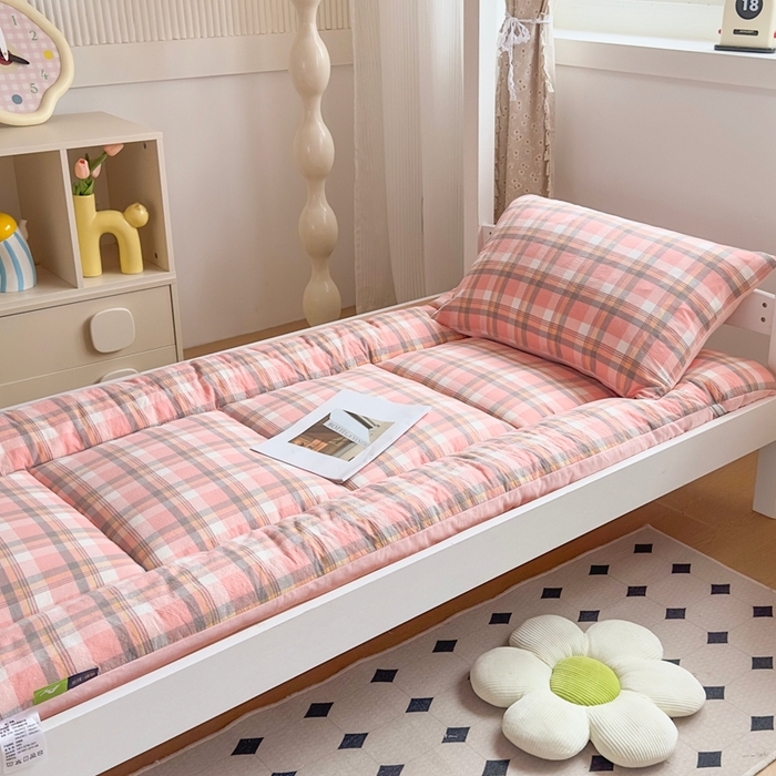 91家纺网 家纺一手货源 找家纺 （总）美尔惠家纺 2025新款无印风100%A类色织水洗棉学生宿舍床垫床褥上下铺床可折叠可水洗学生床垫床褥子