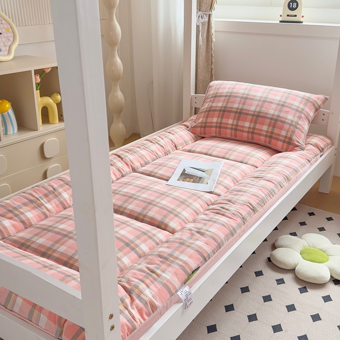 91家纺网 家纺一手货源 找家纺 美尔惠家纺 2025新款无印风100%A类色织水洗棉学生宿舍床垫床褥上下铺床可折叠可水洗学生床垫床褥子 初春粉