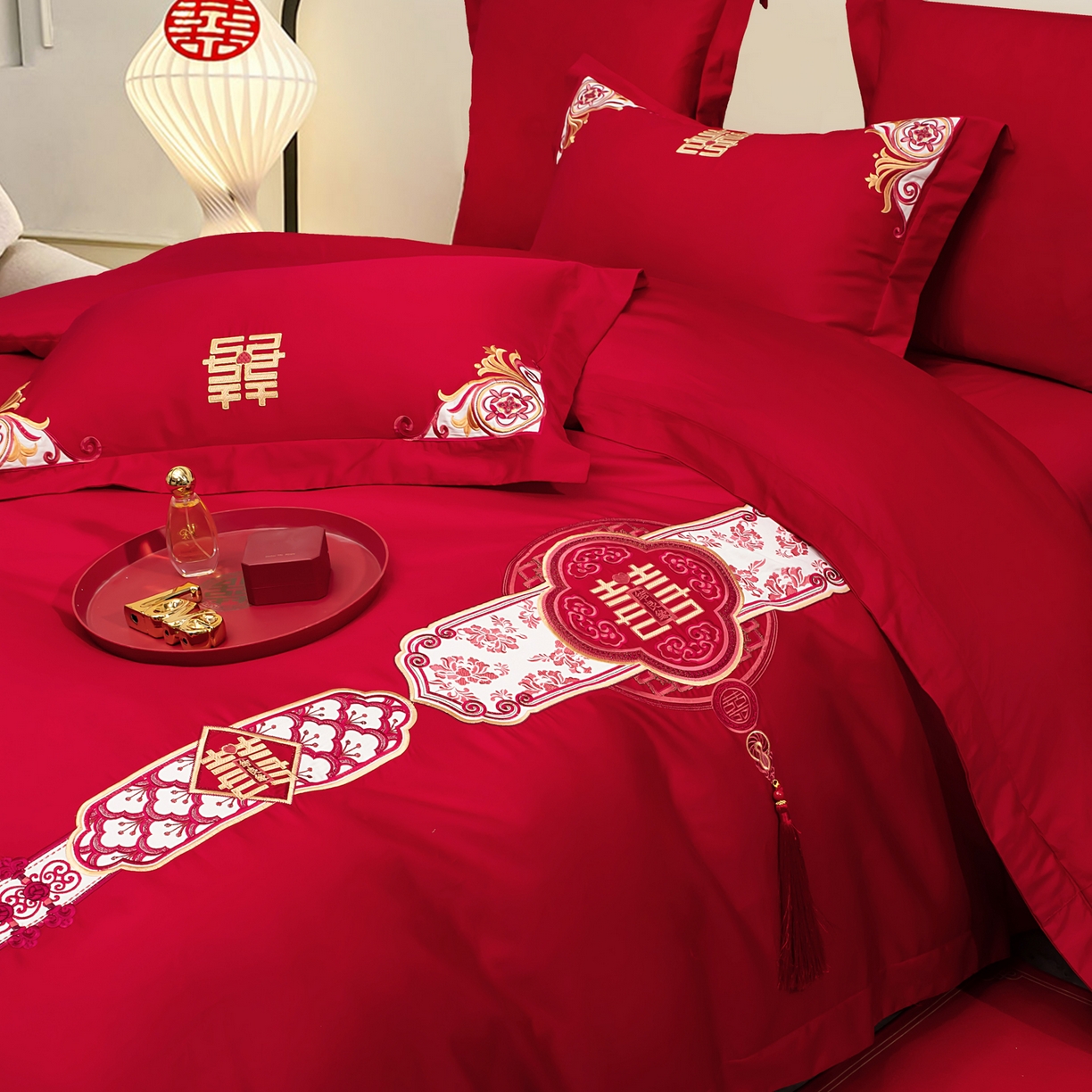 91家纺网 家纺一手货源 找家纺 千禧家纺 2025新款双面长绒棉轻奢工艺款刺绣婚庆套件（贵妃枕非图上所展示款）相濡以沫