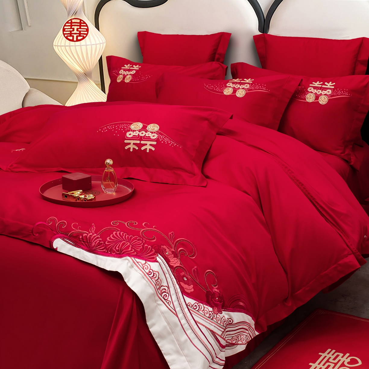 91家纺网 家纺一手货源 找家纺 千禧家纺 2025新款双面长绒棉轻奢工艺款刺绣婚庆套件（贵妃枕非图上所展示款）心有灵犀