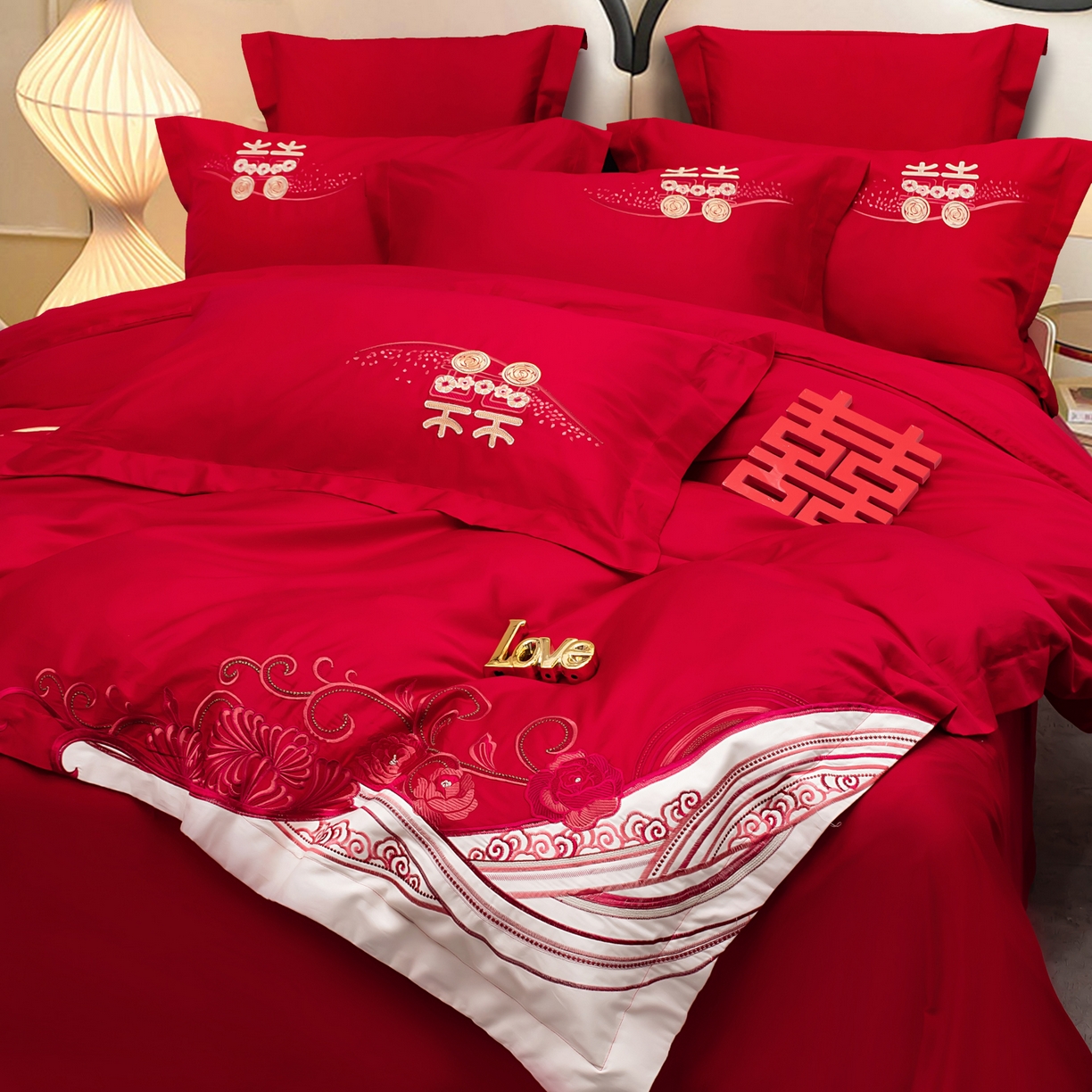 91家纺网 家纺一手货源 找家纺 千禧家纺 2025新款双面长绒棉轻奢工艺款刺绣婚庆套件（贵妃枕非图上所展示款）心有灵犀