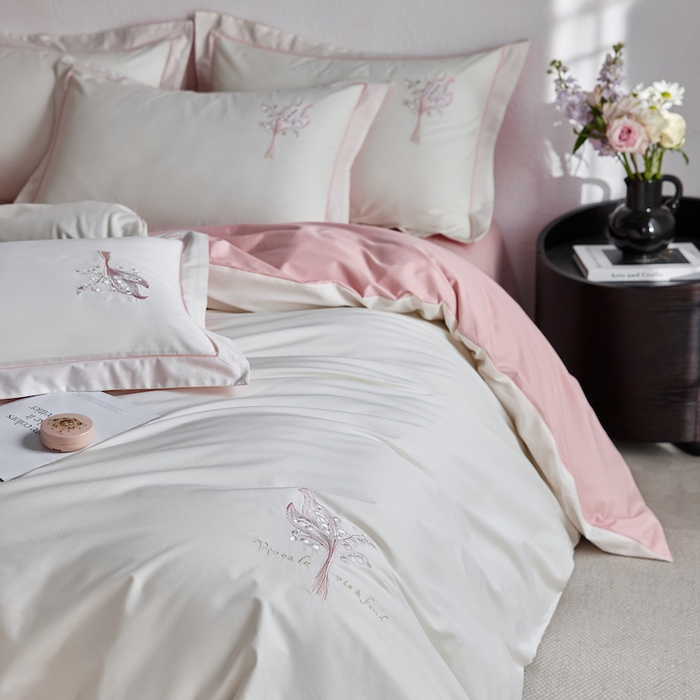 91家纺网 家纺一手货源 找家纺 千朵森 2025新款A类长绒棉刺绣四件套-悠悠芳草 悠悠芳草—粉