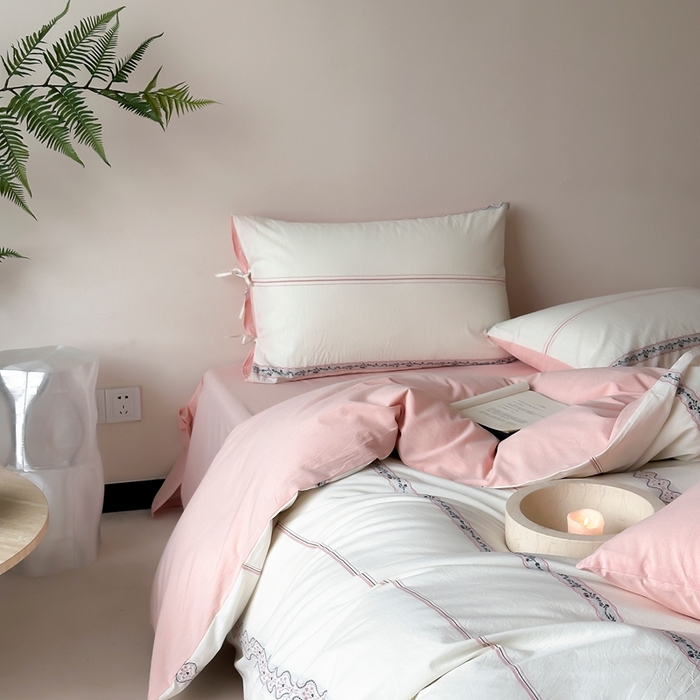 91家纺网 家纺一手货源 找家纺 旷野2025新款全棉A类色织提花四件套 邂逅-樱花粉