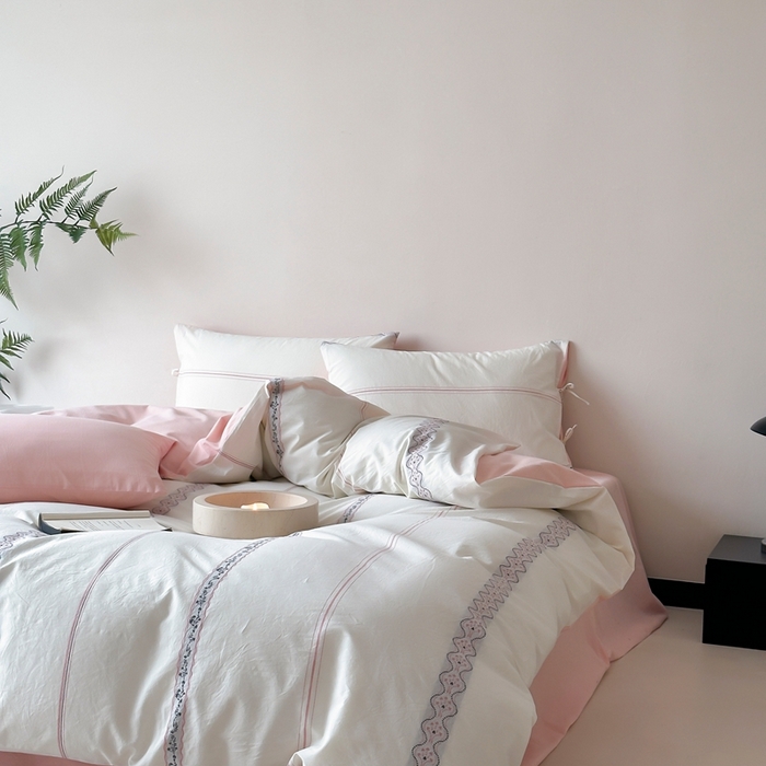 91家纺网 家纺一手货源 找家纺 旷野2025新款全棉A类色织提花四件套 邂逅-樱花粉