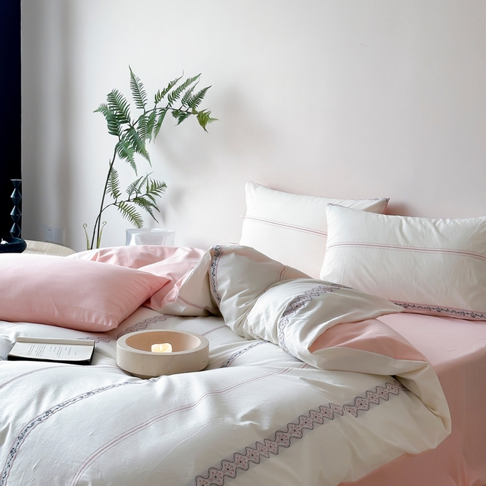 91家纺网 家纺一手货源 找家纺 旷野2025新款全棉A类色织提花四件套 邂逅-樱花粉