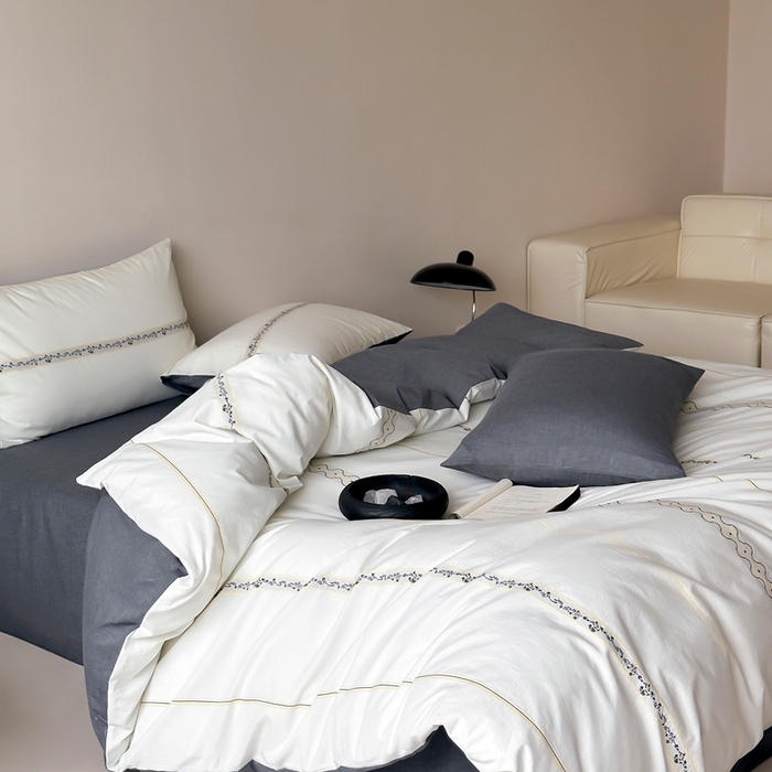 91家纺网 家纺一手货源 找家纺 旷野2025新款全棉A类色织提花四件套 邂逅-鸢尾黑