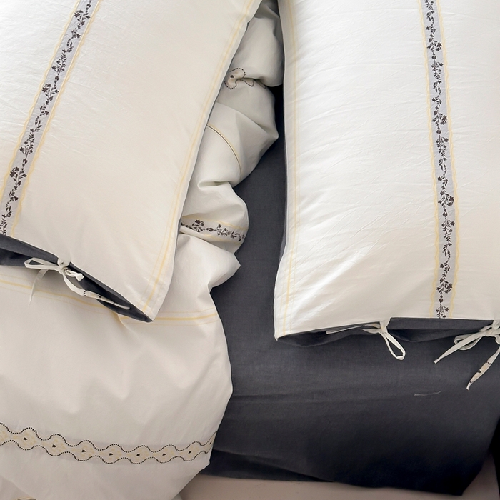 91家纺网 家纺一手货源 找家纺 旷野2025新款全棉A类色织提花四件套 邂逅-鸢尾黑