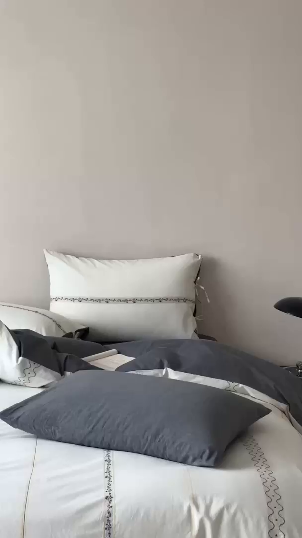 91家纺网 家纺一手货源 找家纺 旷野2025新款全棉A类色织提花四件套 邂逅-鸢尾黑