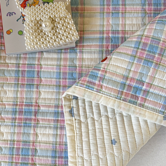 91家纺网 家纺一手货源 找家纺 舒居家纺 2025新款学生高温酵素砂洗双面全棉纯棉床盖 格子樱桃