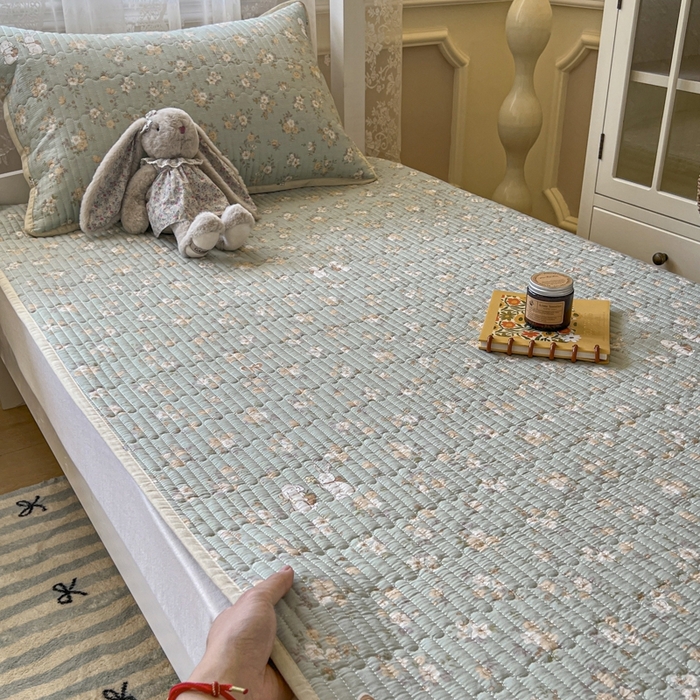 91家纺网 家纺一手货源 找家纺 舒居家纺 2025新款学生高温酵素砂洗双面全棉纯棉床盖 花睿--青草绿