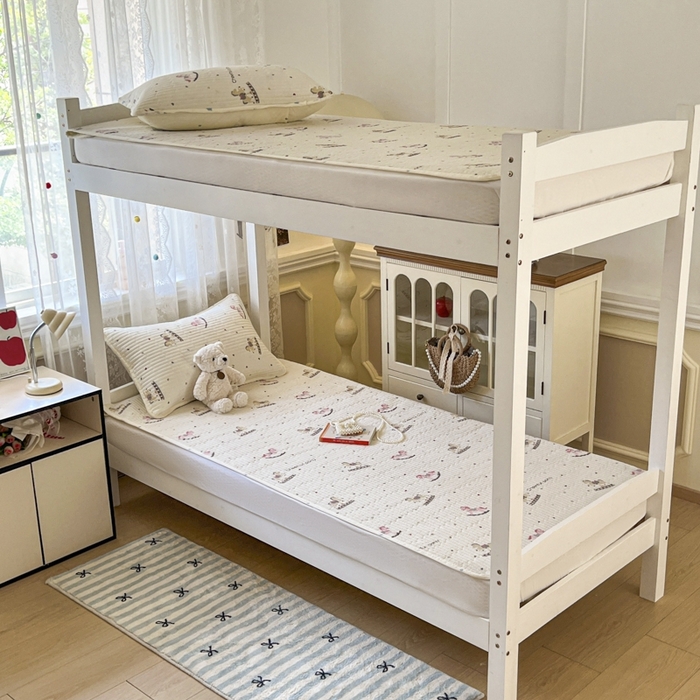 91家纺网 家纺一手货源 找家纺 舒居家纺 2025新款学生高温酵素砂洗双面全棉纯棉床盖 爱心木马