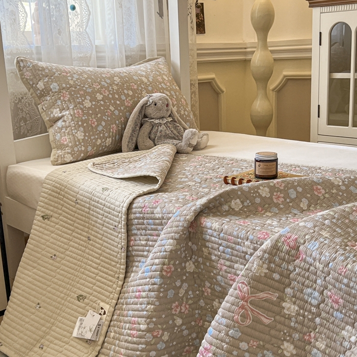 91家纺网 家纺一手货源 找家纺 舒居家纺 2025新款学生高温酵素砂洗双面全棉纯棉床盖 花开无声咖