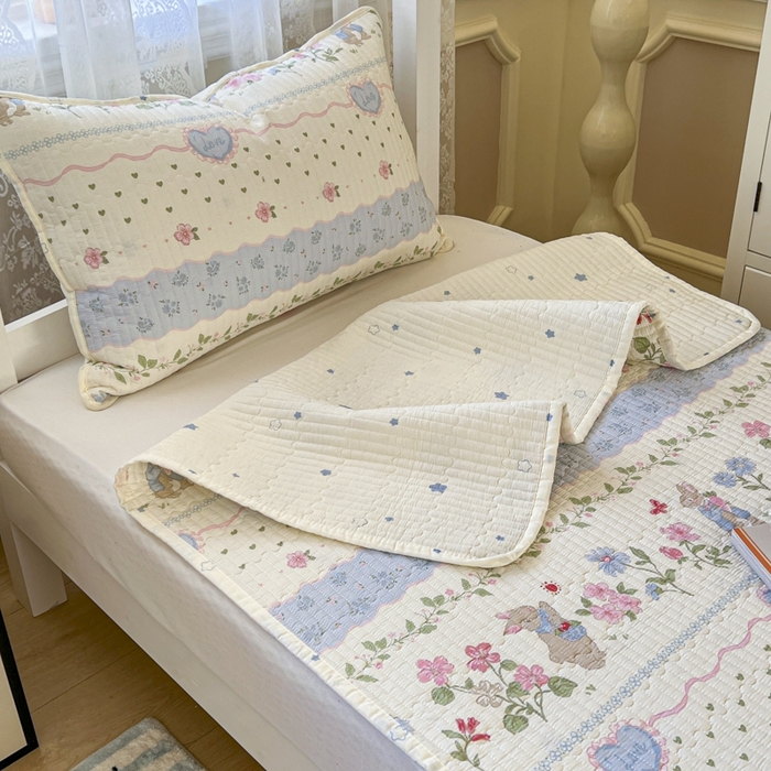 91家纺网 家纺一手货源 找家纺 舒居家纺 2025新款学生高温酵素砂洗双面全棉纯棉床盖 兔兔乐园