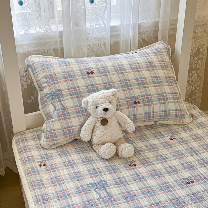 91家纺网 家纺一手货源 找家纺 舒居家纺 2025新款学生高温酵素砂洗双面全棉纯棉床盖 格子樱桃