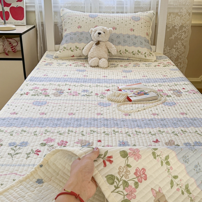 91家纺网 家纺一手货源 找家纺 舒居家纺 2025新款学生高温酵素砂洗双面全棉纯棉床盖 兔兔乐园