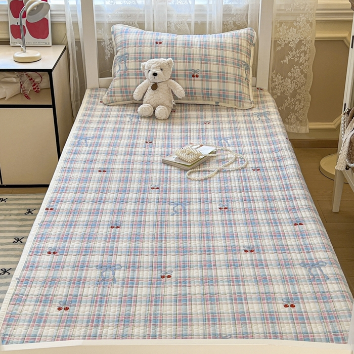 91家纺网 家纺一手货源 找家纺 舒居家纺 2025新款学生高温酵素砂洗双面全棉纯棉床盖 格子樱桃