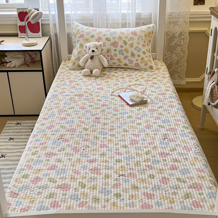 91家纺网 家纺一手货源 找家纺 舒居家纺 2025新款学生高温酵素砂洗双面全棉纯棉床盖 迷彩花兔