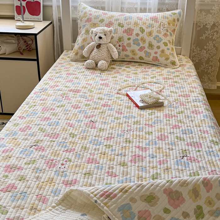 91家纺网 家纺一手货源 找家纺 舒居家纺 2025新款学生高温酵素砂洗双面全棉纯棉床盖 迷彩花兔