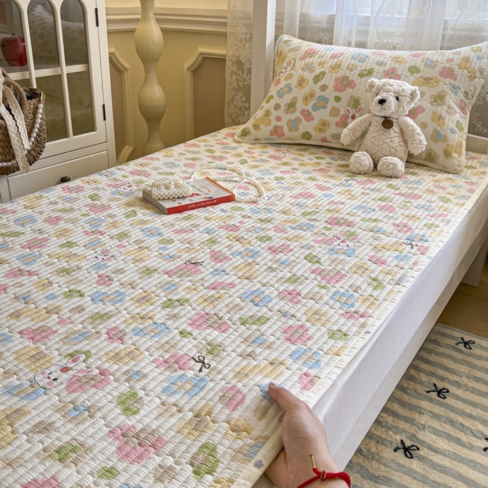 91家纺网 家纺一手货源 找家纺 舒居家纺 2025新款学生高温酵素砂洗双面全棉纯棉床盖 迷彩花兔