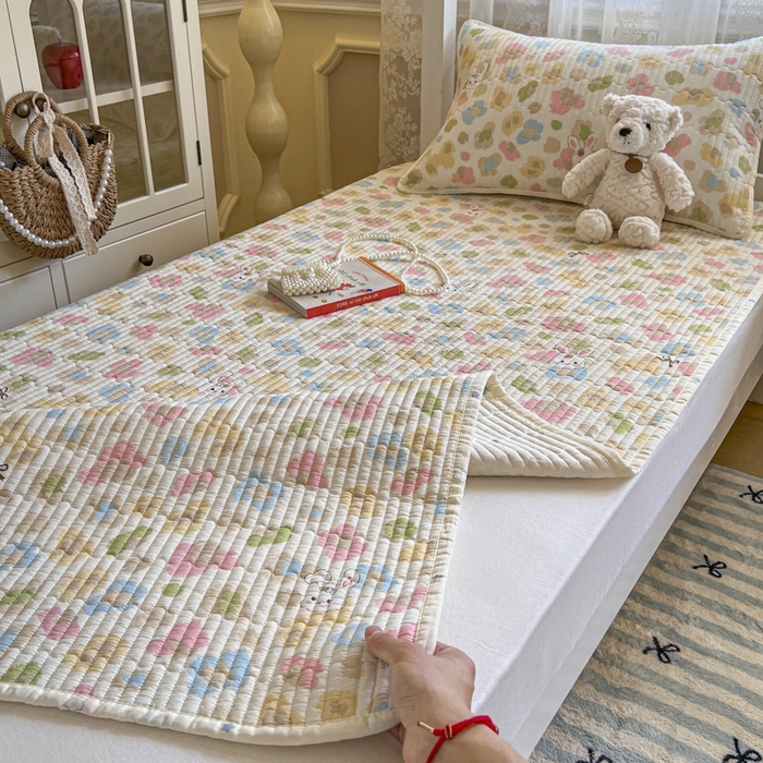 91家纺网 家纺一手货源 找家纺 舒居家纺 2025新款学生高温酵素砂洗双面全棉纯棉床盖 迷彩花兔