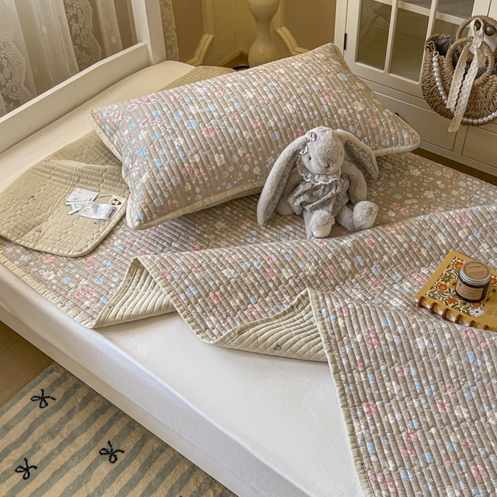 91家纺网 家纺一手货源 找家纺 舒居家纺 2025新款学生高温酵素砂洗双面全棉纯棉床盖 花开无声咖